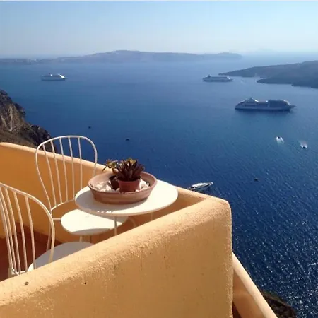 Porto Carra 2* Fira (Santorini)